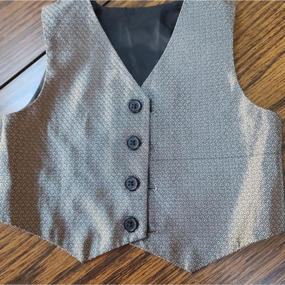 Boys 12M 4-Piece Outfit Vest, Pants, Shirt, Tie - Picture 8 of 13